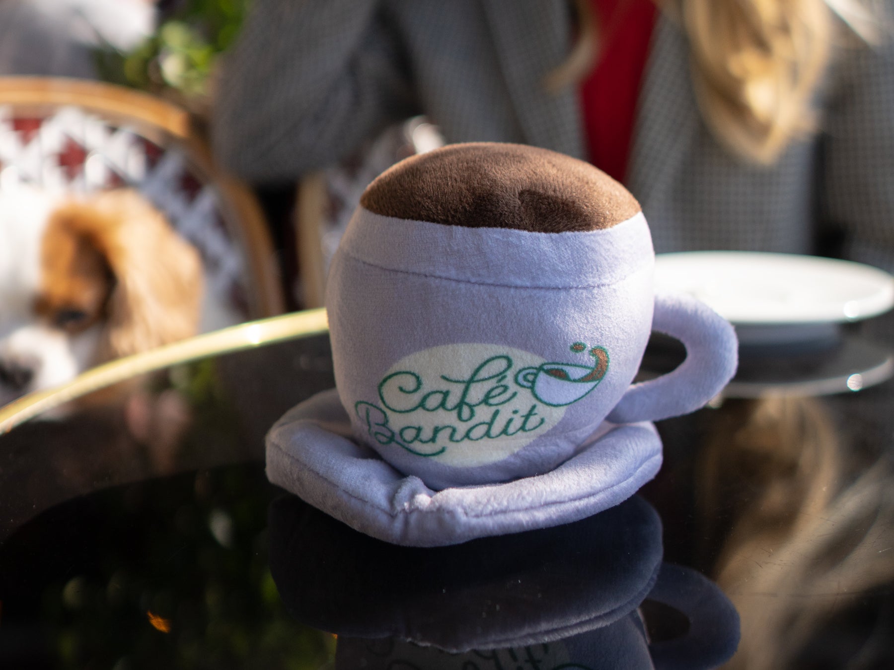bandit-caf-jouet-chien-peluche-tasse-caf-couineuse image 2