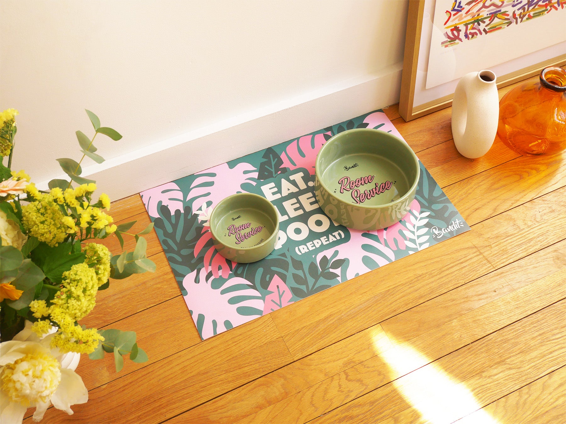 bandit-eat-sleep-poop-tapis-gamelle-pvc-55x33-cm image 4