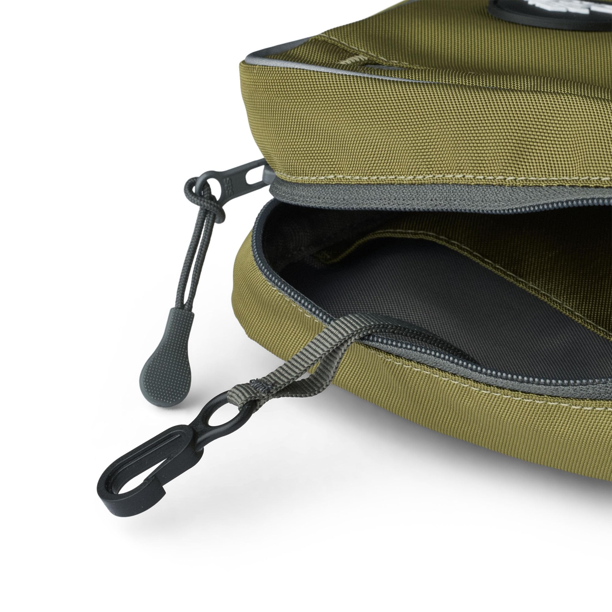 dog-copenhagen-go-explore-sac-ceinture-hunting-green-banane-tanche image 6