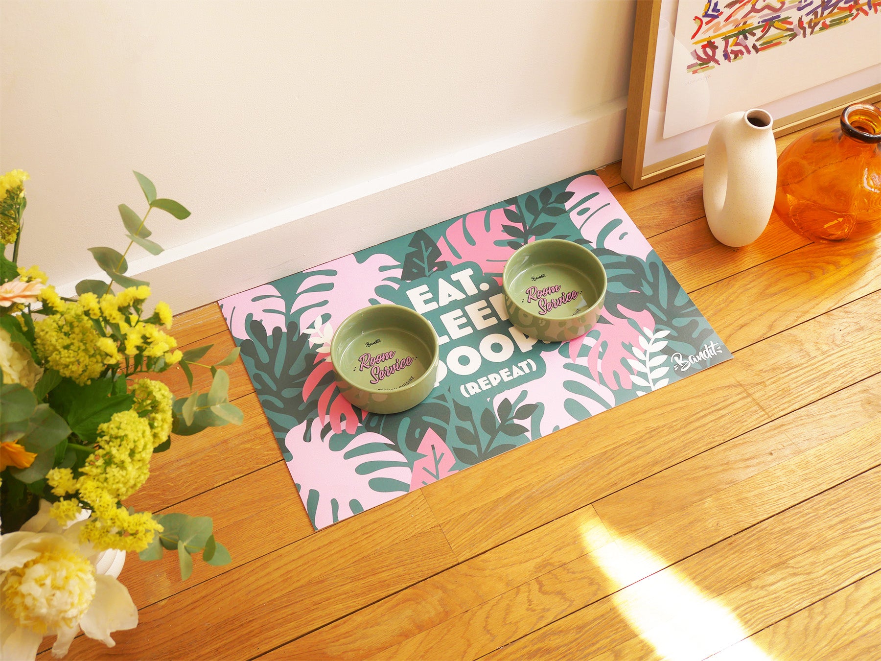 bandit-eat-sleep-poop-tapis-gamelle-pvc-55x33-cm image 3