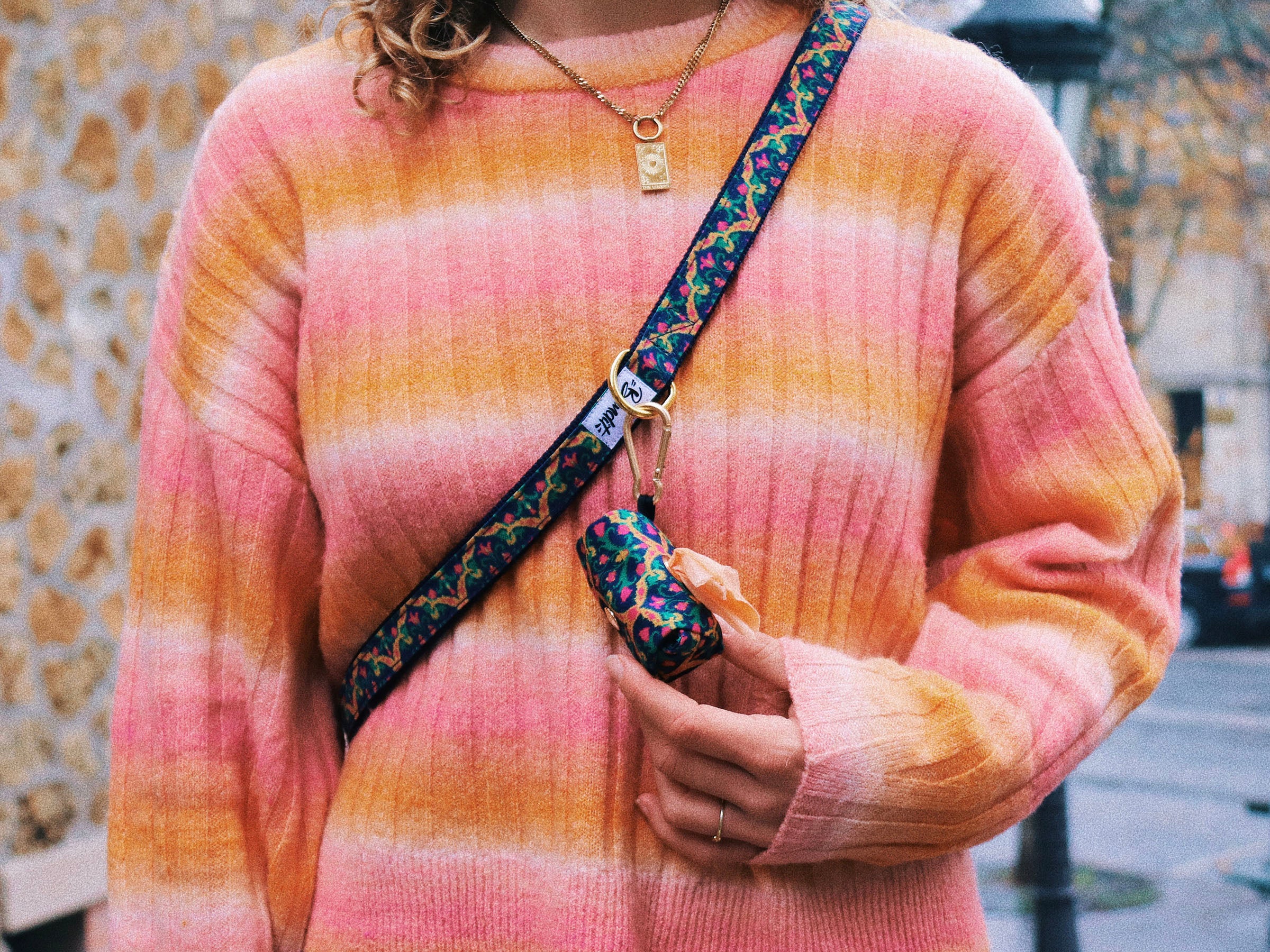 bandit-ikat-pochette-sacs-crottes-multicolore image 4